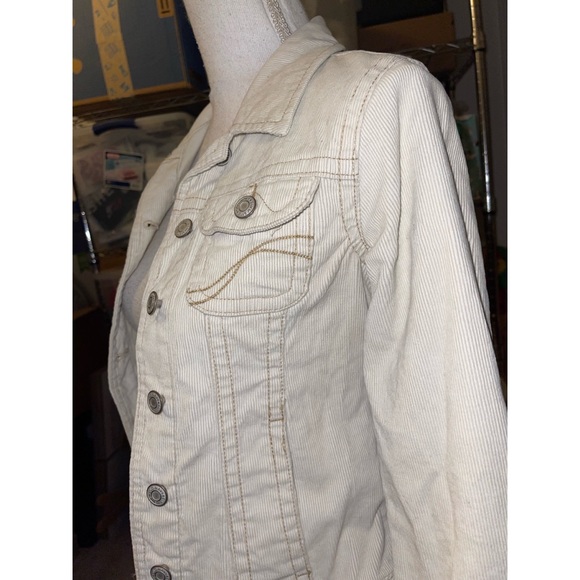 Kid’s Cream Old Navy Clothing Jean Jacket 🤎 - Picture 10 of 16